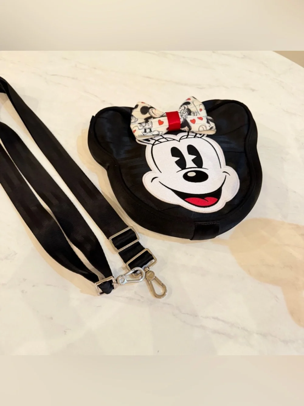 NEW Disney Harvey’s Minnie & Mickey Reversible Bag - Picture 13 of 13